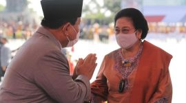 Ketua Umum PDI Perjuangan Megawati Soekarnoputri bersama Ketua Umum Partai Gerindra, Prabowo Subianto. (Instagram.com/@presidenmegawati)
