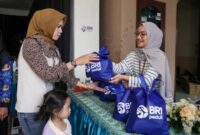 Corporate Social Responsibility (CSR) BRI Peduli menyalurkan bantuan “Cegah Stunting itu Penting” di berbagai wilayah di Indonesia. (Dok. BRI)