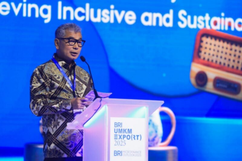 Direktur Utama BRI Sunarso saat memberikan sambutan dalam acara BRI UMKM EXPO(RT) 2025 yang digelar bersamaan dengan BRI Microfinance Outlook 2025 di ICE BSD City, Tangerang pada Kamis (30/1/2024). (Dok. BRI)
