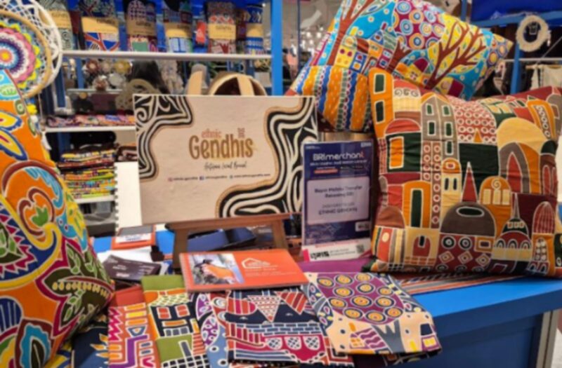 Ethnic Gendhis, produk artisan batik tulis asal Yogyakarta yang telah dinikmati konsumen dari dalam hingga luar negeri seperti Malaysia, Australia, Kanada hingga Belgia. (Dok. BRI)
