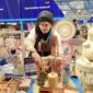 Novita Hermawan pemilik Agrominafiber Handicraft, UMKM asal kota Kebumen yang sudah menembus pasar internasional dan lintas benua. (Dok. BRI)