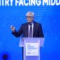 Peraih Nobel Ekonomi Paul Romer saat hadir dalam gelaran BRI Microfinance Outlook 2025 yang berlangsung di Nusantara Hall ICE BSD (30/1/2024). (Dok. BRI)