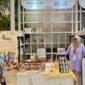 Ilma Inaroh Azizah, seorang pengusaha minuman segar dan kaya manfaat asal Serang, Provinsi Banten yang mendapatkan manfaat dari LinkUMKM BRI. (Dok. BRI)