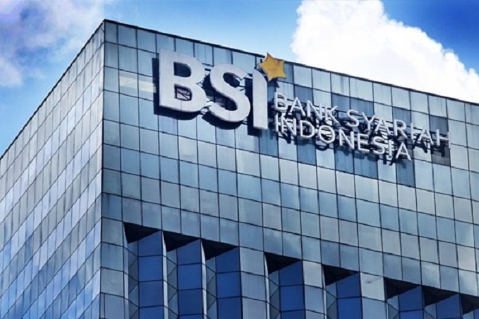 Potret antrian nasabah BSI, simbol tingginya ekspektasi masyarakat terhadap bank syariah. (Dok. bankbsi.co.id)


