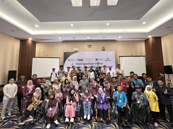 Para peserta penyandang disabilitas mengikuti pelatihan yang digelar Evermos bersama International Labour Organization (ILO) di Yogyakarta, Indonesia