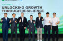 Cathay United Bank and Indovina Bank (IVB) co-hosted the “2026 CONNECT: Unlocking Growth Through Resilience” seminar, bringing together industry leaders to discuss corporate resilience, risk management, and sustainable growth. Representatives from Cathay United Bank, Indovina Bank, and VietinBank Insurance pose for a group photo during the seminar. (Photo provided by Cathay United Bank)