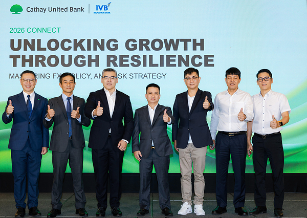 Cathay United Bank and Indovina Bank (IVB) co-hosted the “2026 CONNECT: Unlocking Growth Through Resilience” seminar, bringing together industry leaders to discuss corporate resilience, risk management, and sustainable growth. Representatives from Cathay United Bank, Indovina Bank, and VietinBank Insurance pose for a group photo during the seminar. (Photo provided by Cathay United Bank)