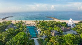 Terletak di pesisir Nusa Dua, The Ritz-Carlton, Bali mewujudkan komitmen terhadap kemewahan yang bertanggung jawab, dengan memadukan pelayanan istimewa dan kepedulian terhadap kelestarian lingkungan serta masyarakat setempat.